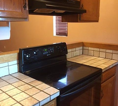 5th image of 591 W Balboa Dr