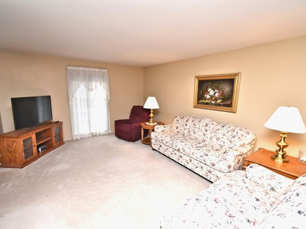 410 Old Stone Rd APT 7, Munster, IN 46321