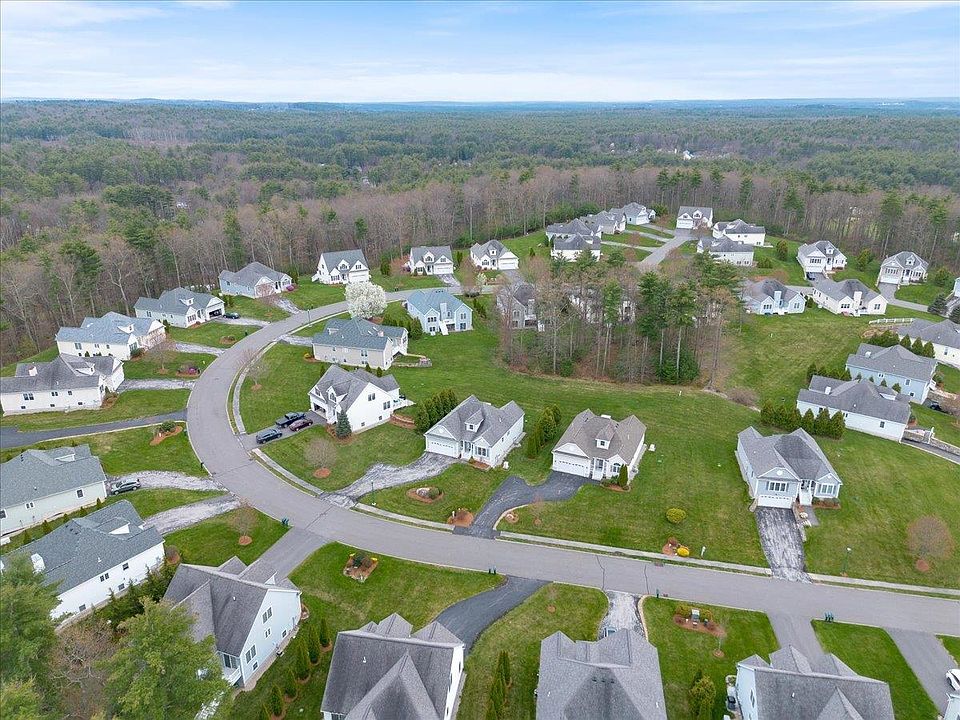 28 Saint Andrews Way UNIT 28, Londonderry, NH 03053 Zillow