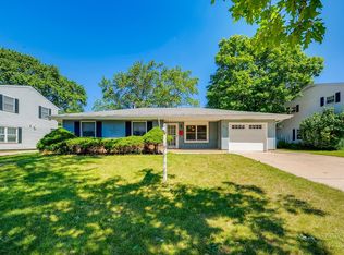 4542 Lincoln Ave, Rolling Meadows, IL 60008