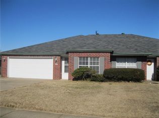 917 E Mimosa St, Rogers, AR 72756