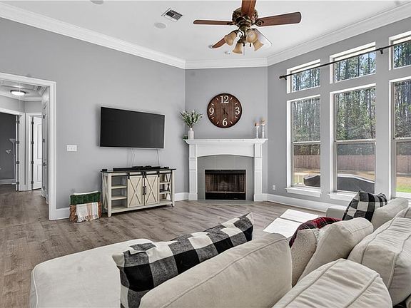 4th image of 31166 Shannon Dr
