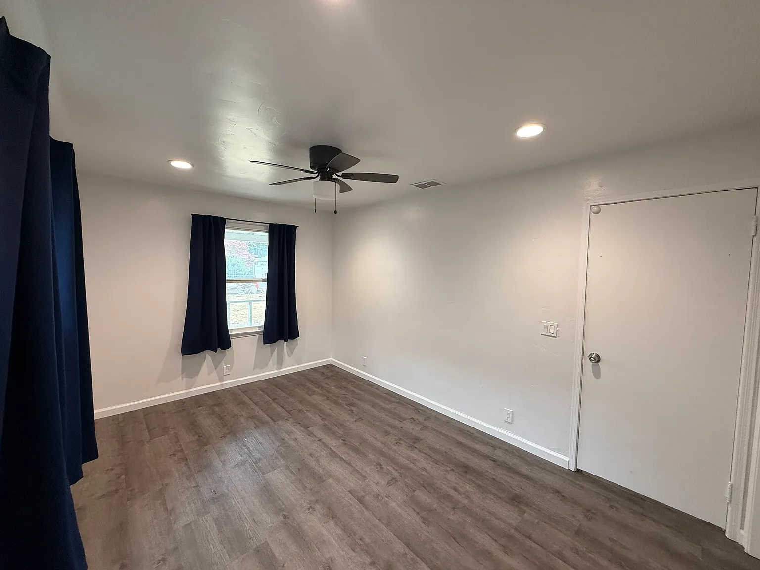 2 bed, 1176 sqft, $1,975 — Photo 3