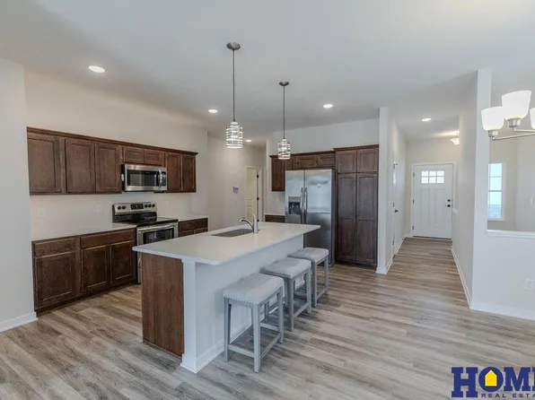 6124 S 87th St, Lincoln, NE 68526