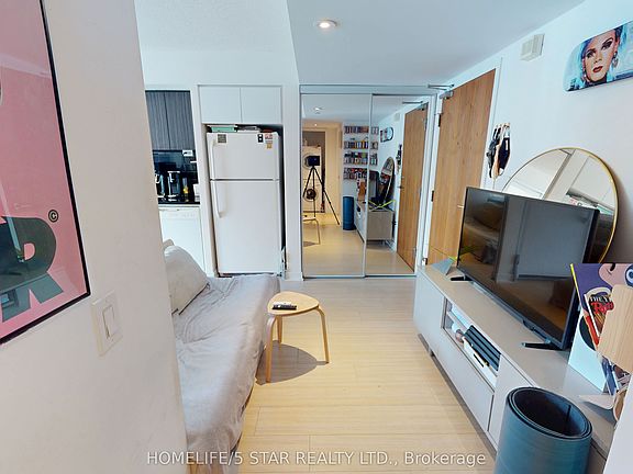 4th image of 85 Queens Wharf Rd #619