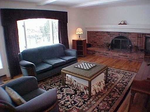 3rd image of 42301 Chatterton Ct