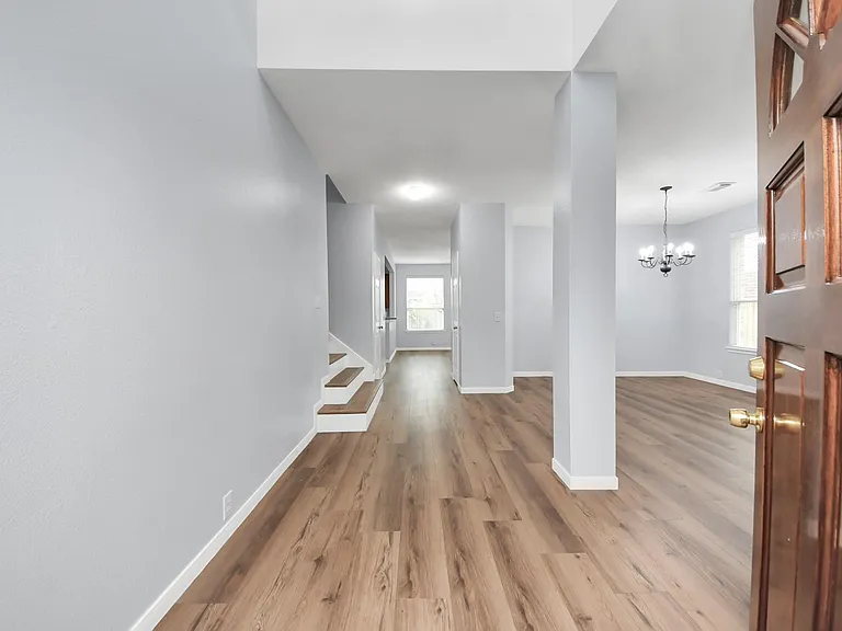 9002 Sundown Dr — Photo 10