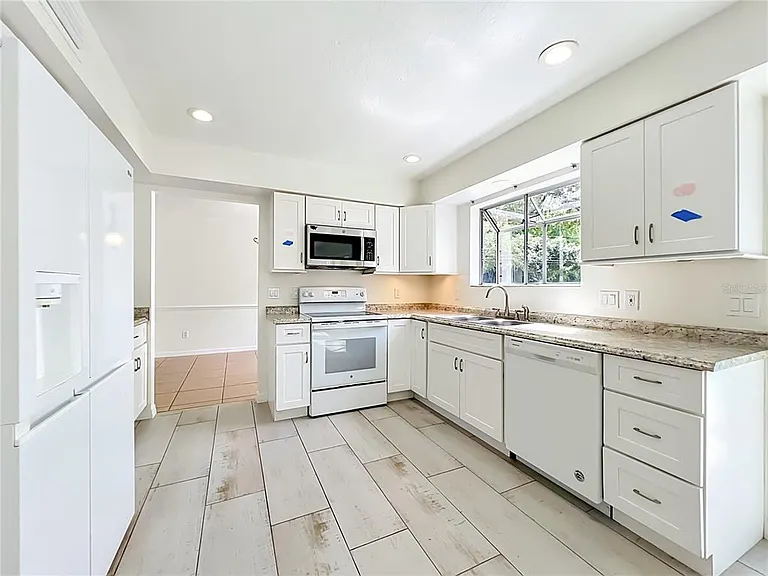650 Whittingham Pl — Photo 21