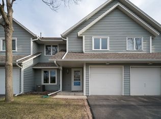 1511 Millpond Ct, Chaska, MN 55318