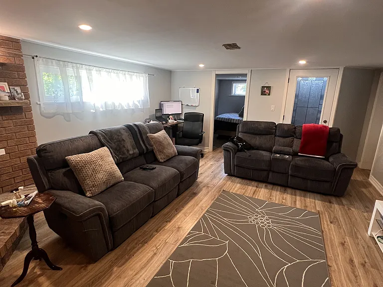 16 Langholm Dr #2 — Photo 3