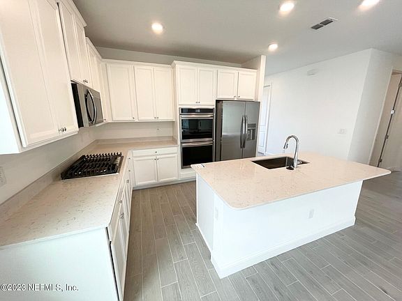 4th image of 1439 STILLWATER Boulevard