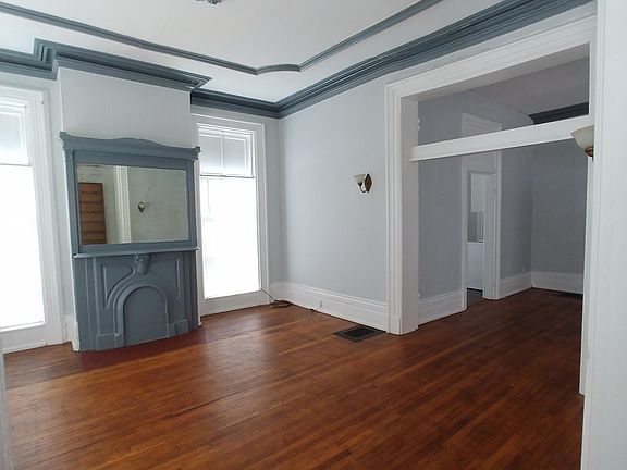5th image of 1214 Columbia St APT 1