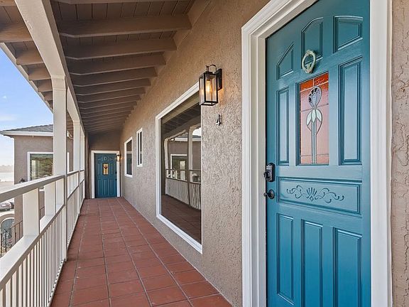 5th image of 1703 E Cliff Dr #4