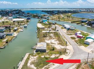 88 N Island Rd, Rockport, TX 78382
