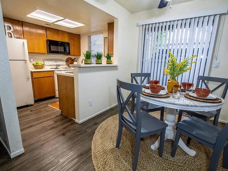 ONE MONTH FREE! APPLY FREE! VIRTUAL TOURS! — Photo 89