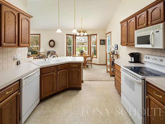 4th image of 4356 Red Stone Ct SW