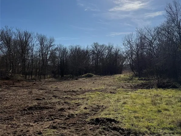 5 Hidden Valley Rd, Valley View, TX 76272