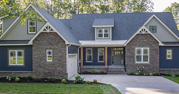 3rd image of 4 Deerlake Dr