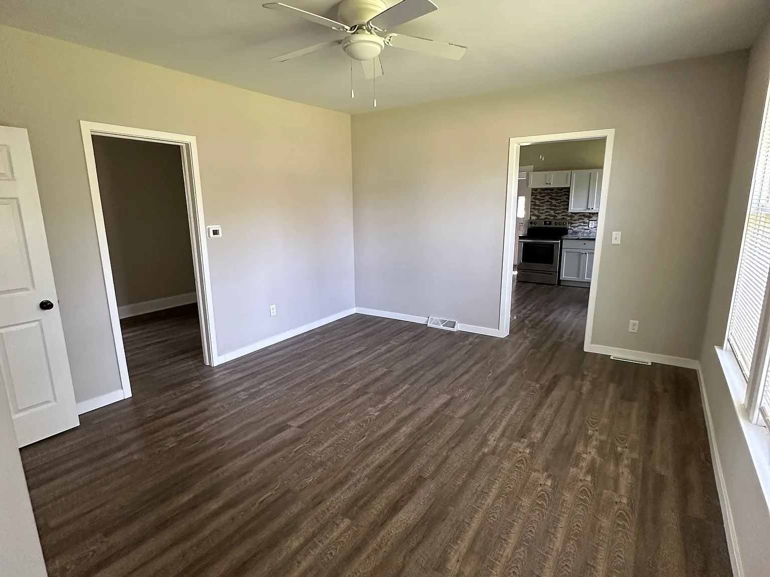 2 bed, 1000 sqft, $1,695 — Photo 3