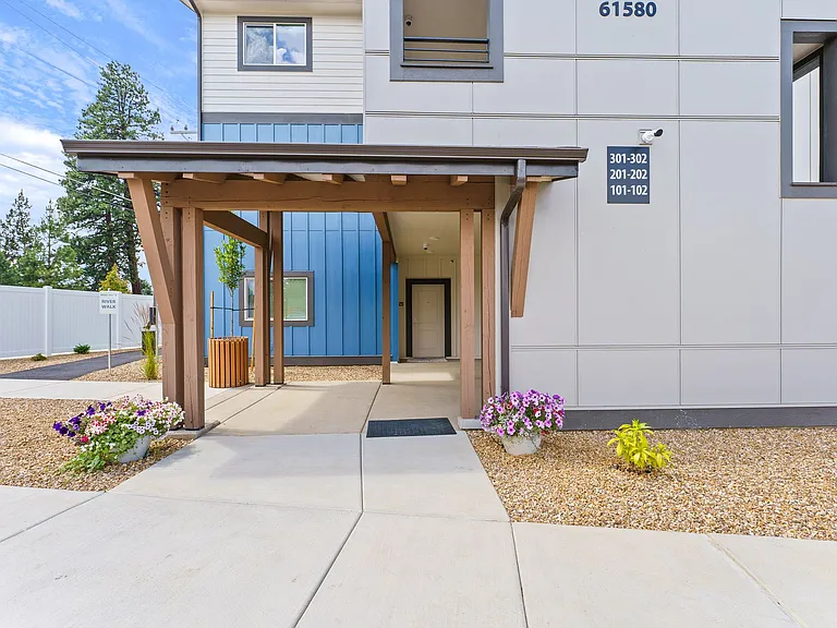Bridgewater Apartments — Photo 33