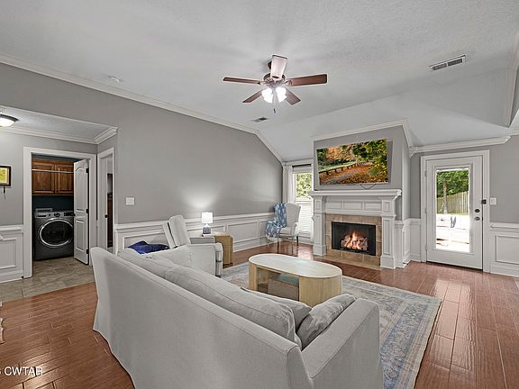 4th image of 121 Little Brook Ln