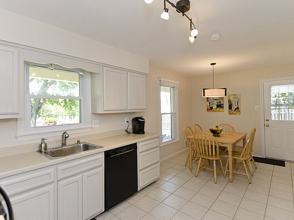 4th image of 9801 Meadow Dale Ct