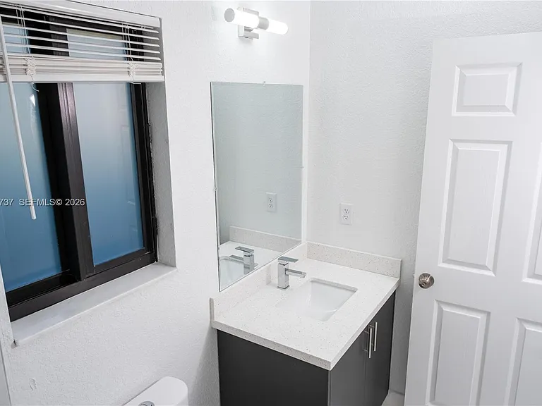 2522 NW 9th Pl — Photo 26