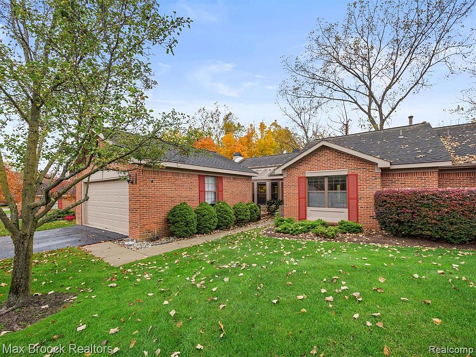 7259 Huntcliff Ct, West Bloomfield, MI 48322 Zillow