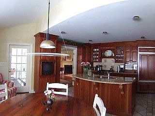 2nd image of 18 Fairfield Ter
