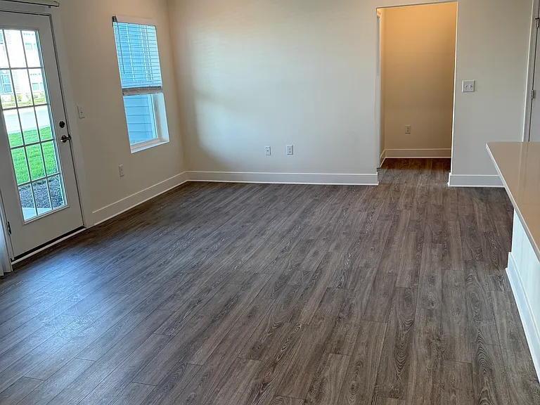 College Park Apartments — Photo 41