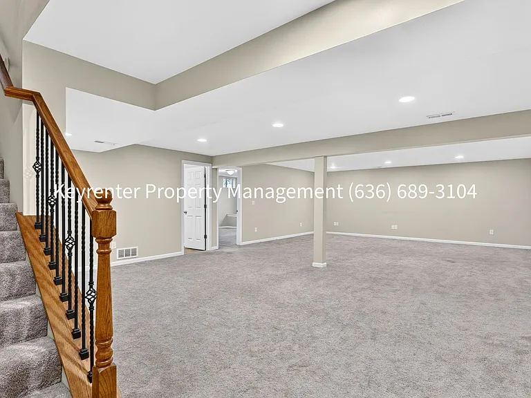 411 Angelique Pl — Photo 35