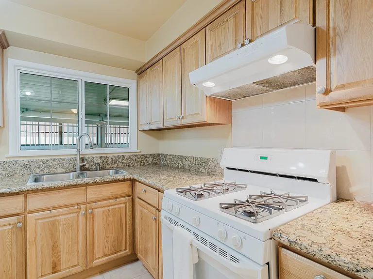 6024 Coldwater Canyon Ave — Photo 12