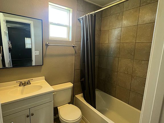 3rd image of 907 S Bullock Ct