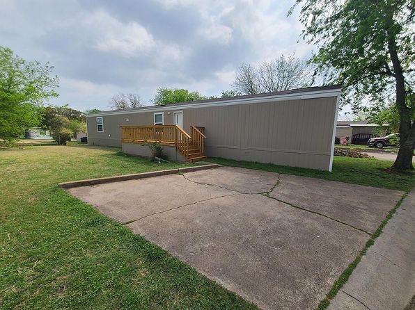 2601 Robinson Dr TRAILER 49