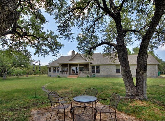 3rd image of 212 Forest Oak Dr