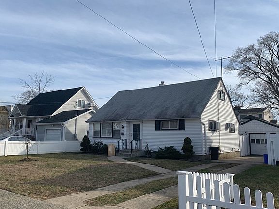 2nd image of 61 Montgomery Ave