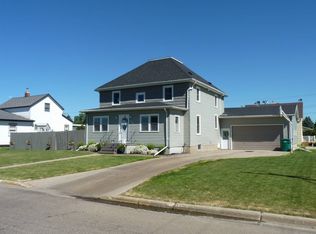 305 Main St, Carrington, ND 58421