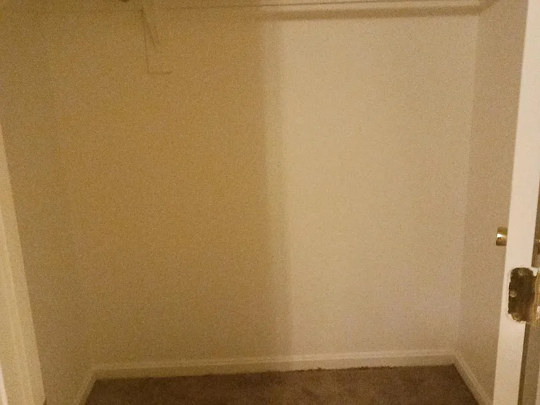 205 Hillside Ct — Photo 16