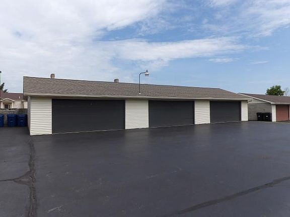 3rd image of 810 Pearson Cir Unit 2