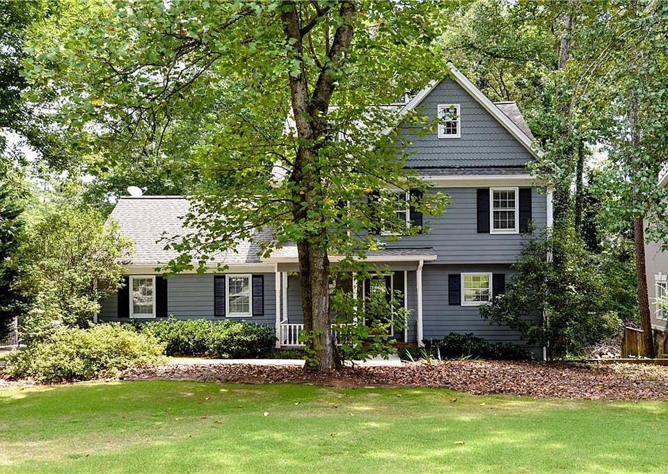 2nd image of 2740 Interlaken Dr