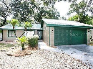 2226 Arch McDonald Dr, Dover, FL 33527