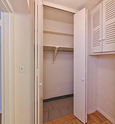 4th image of 100 W 57th St #9A