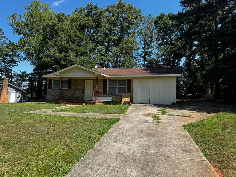 6016 Leo Dr — Photo 1