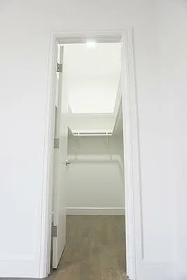 Rented by Rapid Realty Cobble Hill | media 32