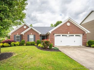 7006 Plum Creek Dr, Sellersburg, IN 47172