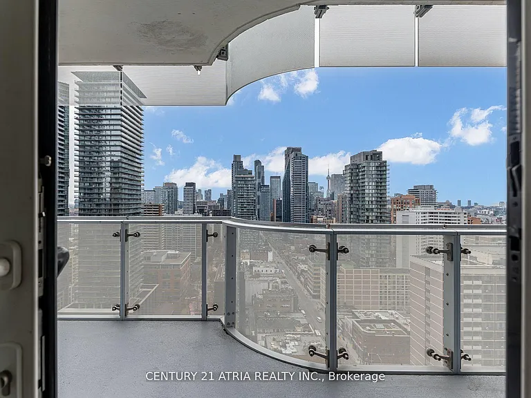 1 Bloor St E #2104 — Photo 18