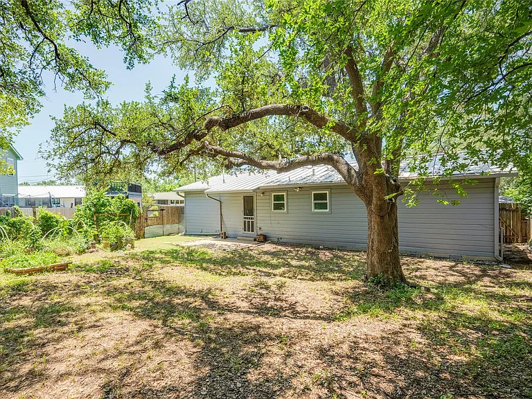 1707 Overhill Dr — Photo 35