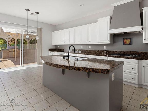 4th image of 5011 Pelican Hill Dr