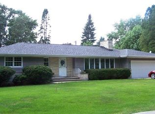 1391 Florence Dr, Sycamore, IL 60178