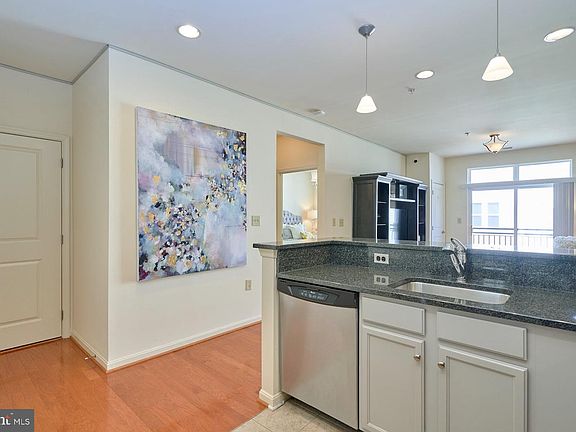 4th image of 2665 Prosperity Ave APT 328